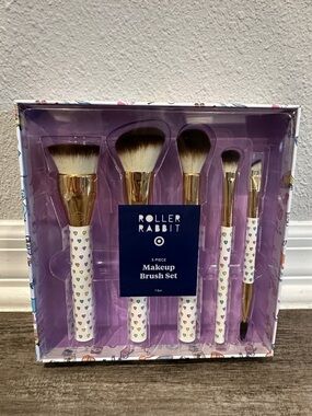 Roller Rabbit x Target White Handle Makeup Brush Set with Multicolor Hearts